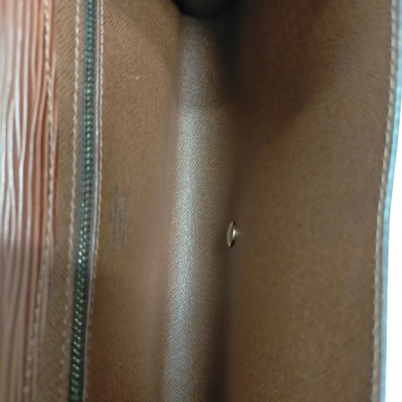 Louis Vuitton clutch - Picture 7 of 10